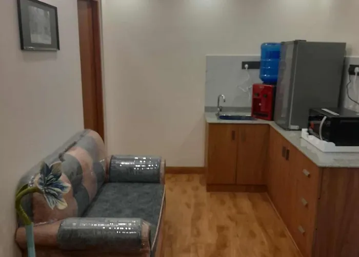 Homely 3*