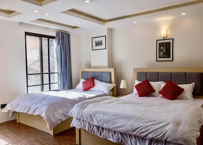 Homely 3*
