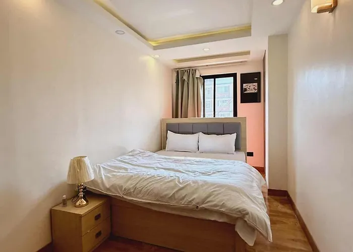 Homely 3*
